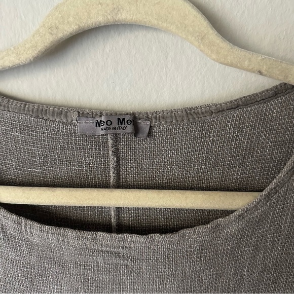 Meo Meli Made in Italy Linen Blend Slit Top in Grey - Picture 4 of 12